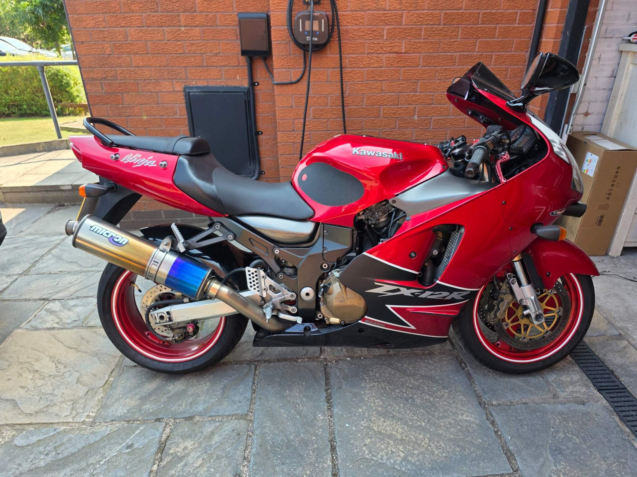 Kawasaki ZX-12R bikes for sale | AutoTrader Bikes